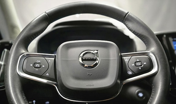 Volvo XC40 26 of 30
