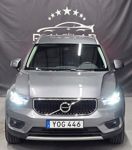 Volvo XC40 2 of 30