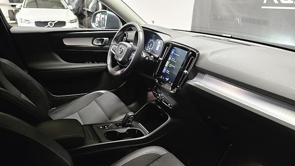 Volvo XC40 11 of 30