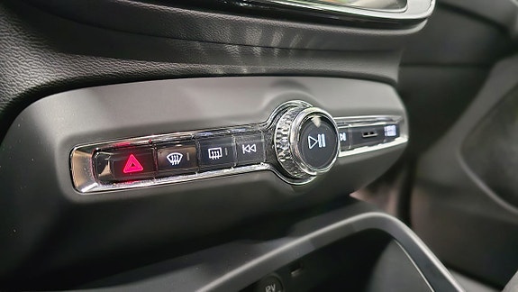 Volvo XC40 16 of 30