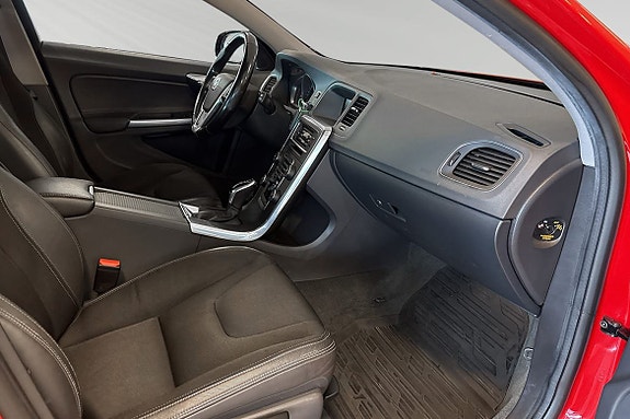 Volvo V60 Cross Country 10 of 23