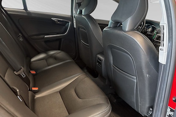 Volvo V60 Cross Country 11 of 23