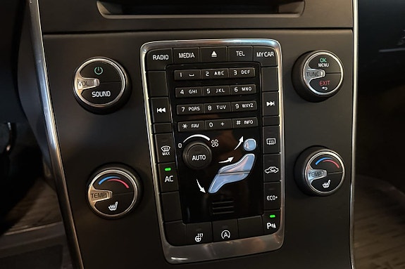 Volvo V60 Cross Country 16 of 23