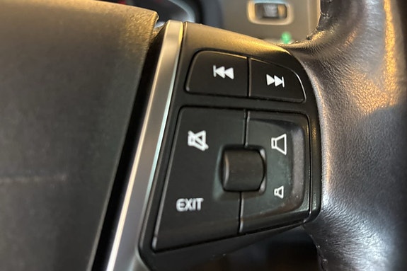Volvo V60 Cross Country 18 of 23