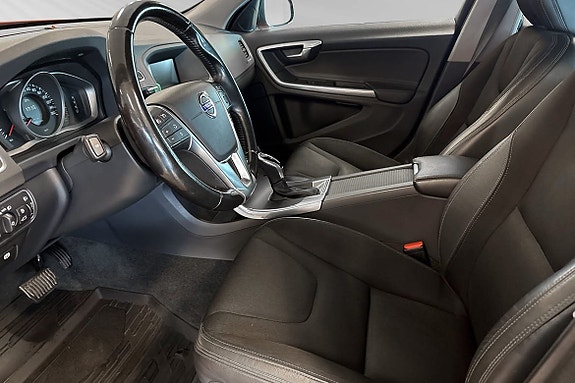 Volvo V60 Cross Country 7 of 23