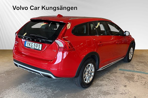 Volvo V60 Cross Country 5 of 23