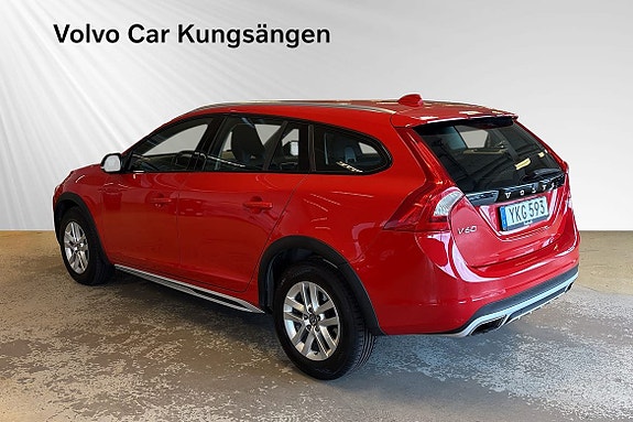 Volvo V60 Cross Country 4 of 23