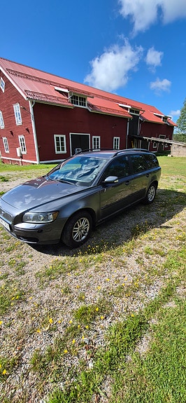 Volvo V50 2 of 8