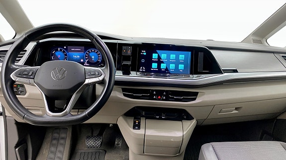 Volkswagen Multivan 10 of 12