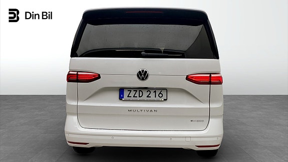 Volkswagen Multivan 5 of 12