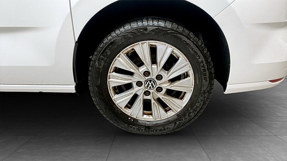 Volkswagen Multivan 6 of 12