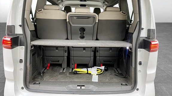 Volkswagen Multivan 12 of 12