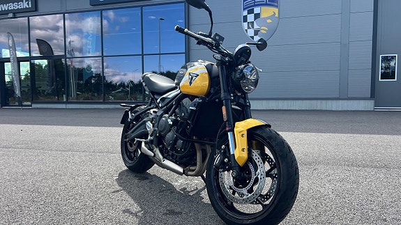 Triumph Trident 660 - 325mil 2 of 5