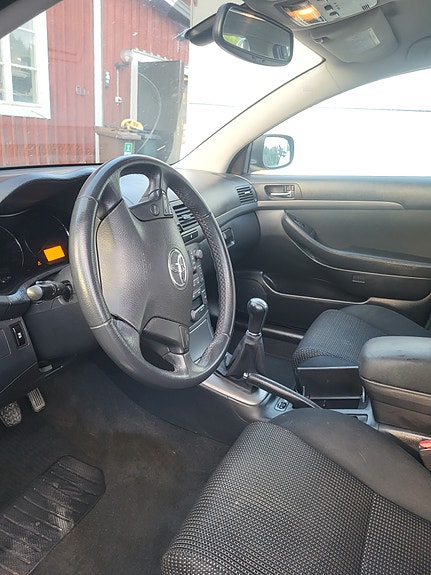 Toyota Avensis 5 of 10