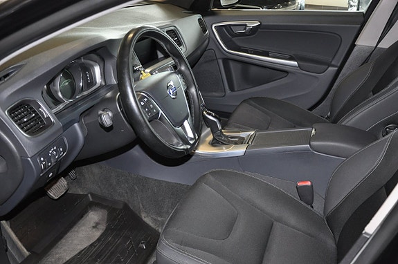 Volvo V60 13 of 14