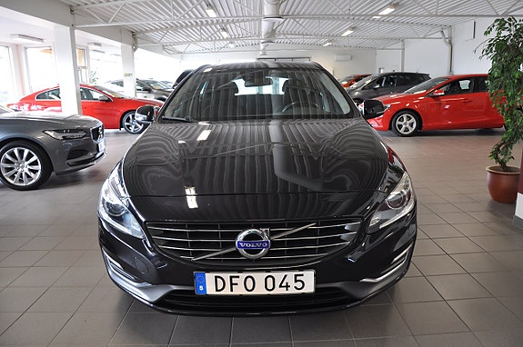 Volvo V60 3 of 14