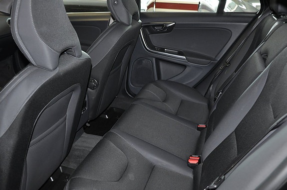 Volvo V60 12 of 14