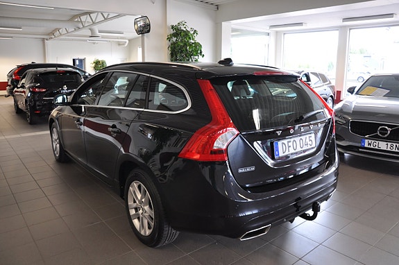 Volvo V60 7 of 14