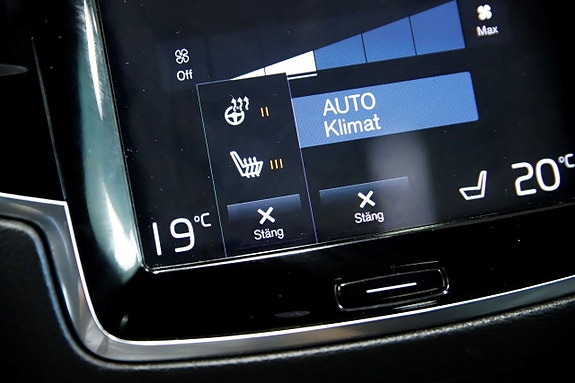 Volvo XC90 16 of 20