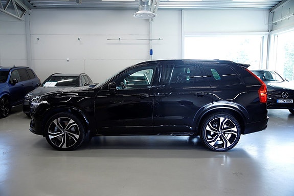 Volvo XC90 3 of 20