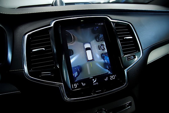 Volvo XC90 14 of 20