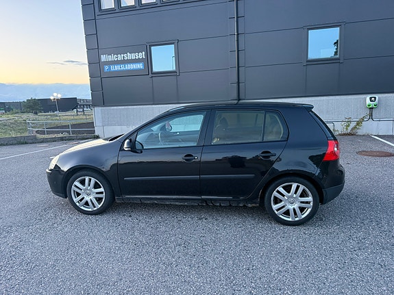 Volkswagen Golf V 4 of 6