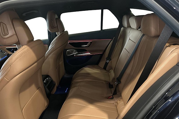 Mercedes-Benz E300 de 10 of 17