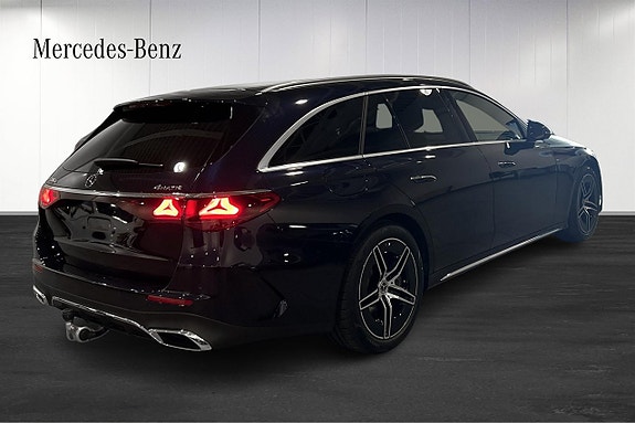 Mercedes-Benz E300 de 4 of 17