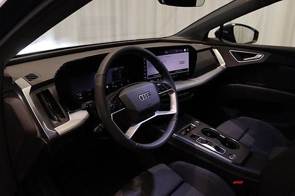 Audi Q4 e-tron 12 of 21