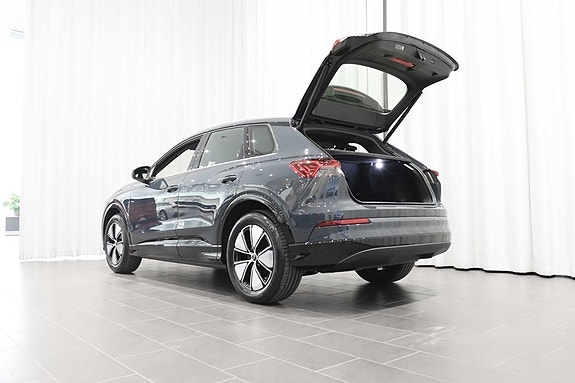 Audi Q4 e-tron 4 of 21