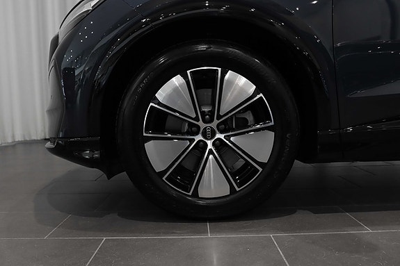 Audi Q4 e-tron 8 of 21