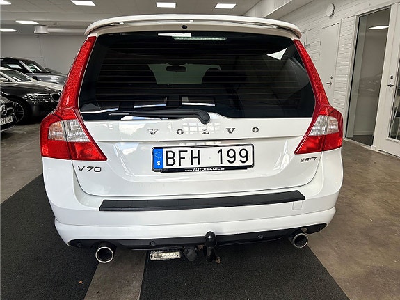 Volvo V70 4 of 12