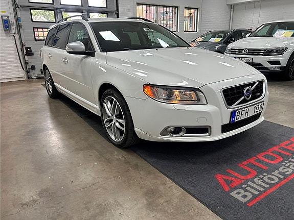 Volvo V70 7 of 12