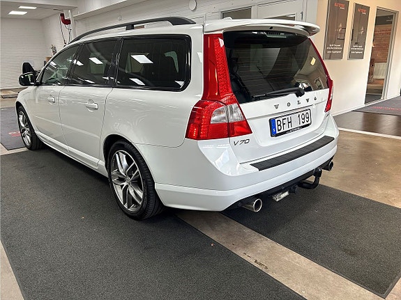 Volvo V70 3 of 12