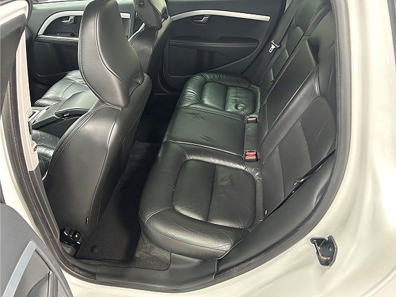Volvo V70 10 of 12