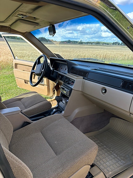 Volvo 740 5 of 7