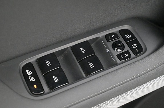 Polestar 2 10 of 27