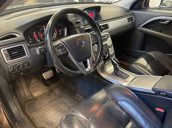 Volvo XC70 17 of 25