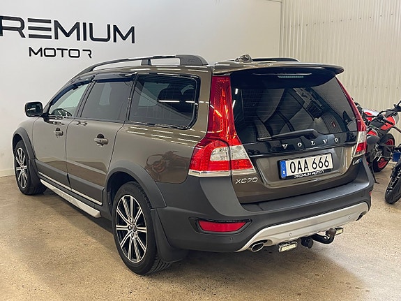 Volvo XC70 10 of 25