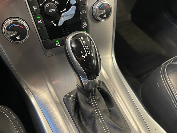 Volvo XC70 16 of 25
