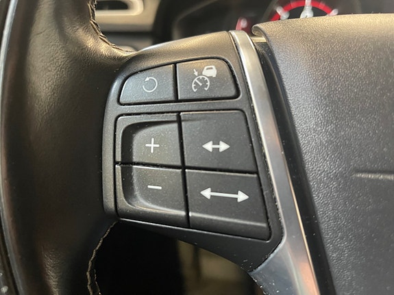 Volvo XC70 18 of 25