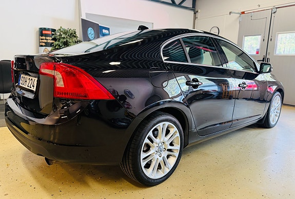 Volvo S60 10 of 22