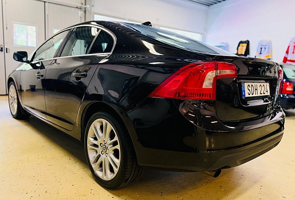 Volvo S60 7 of 22