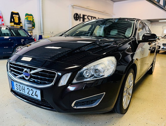 Volvo S60 2 of 22