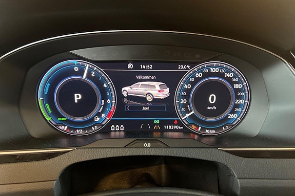 Volkswagen Passat 14 of 21