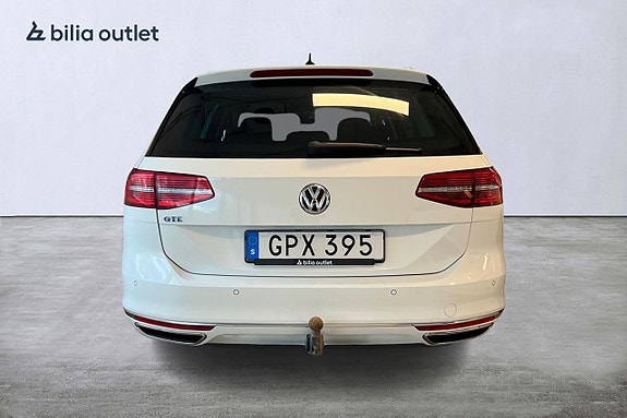 Volkswagen Passat 6 of 21