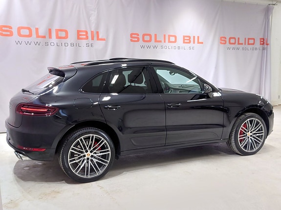 Porsche Macan Turbo 6 of 19
