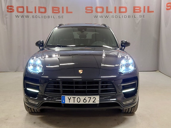 Porsche Macan Turbo 2 of 19