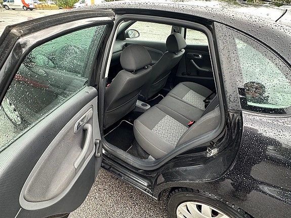 Seat Ibiza 10 of 12