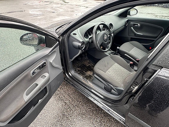 Seat Ibiza 12 of 12